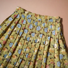 Load image into Gallery viewer, Vintage Floral Pleated Sheer Layered Skirt
